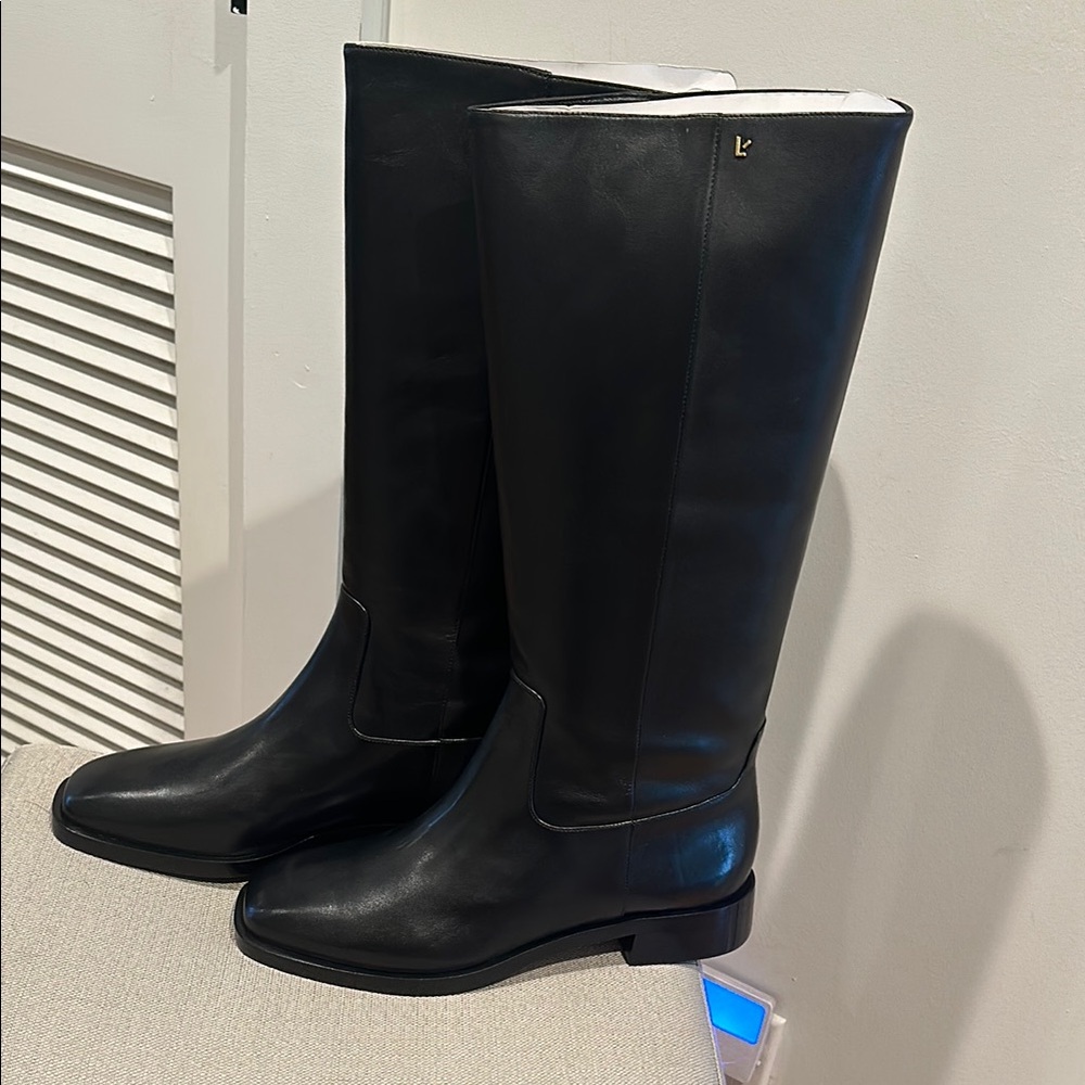 NWT! Larroude Anne Boot